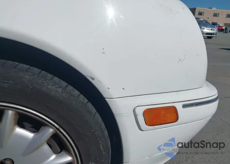 2000 Mercedes-Benz E 320 z USA, uszkodzony, nr VIN WDBJF65J3YB126763